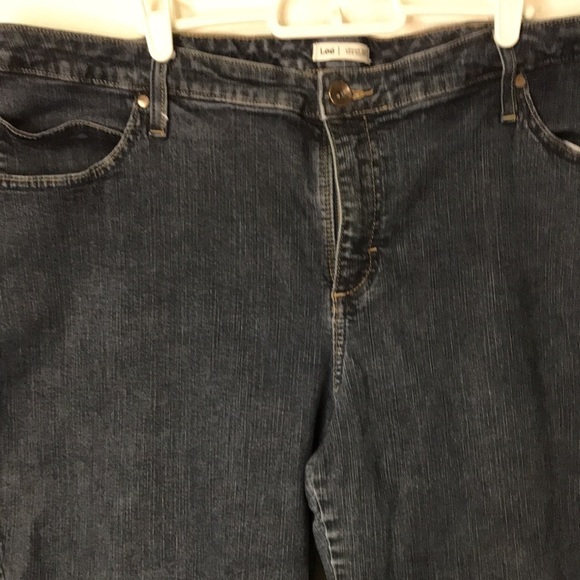 Lee Women’s Plus Size Jeans 22W/Med EUC - Picture 2 of 14